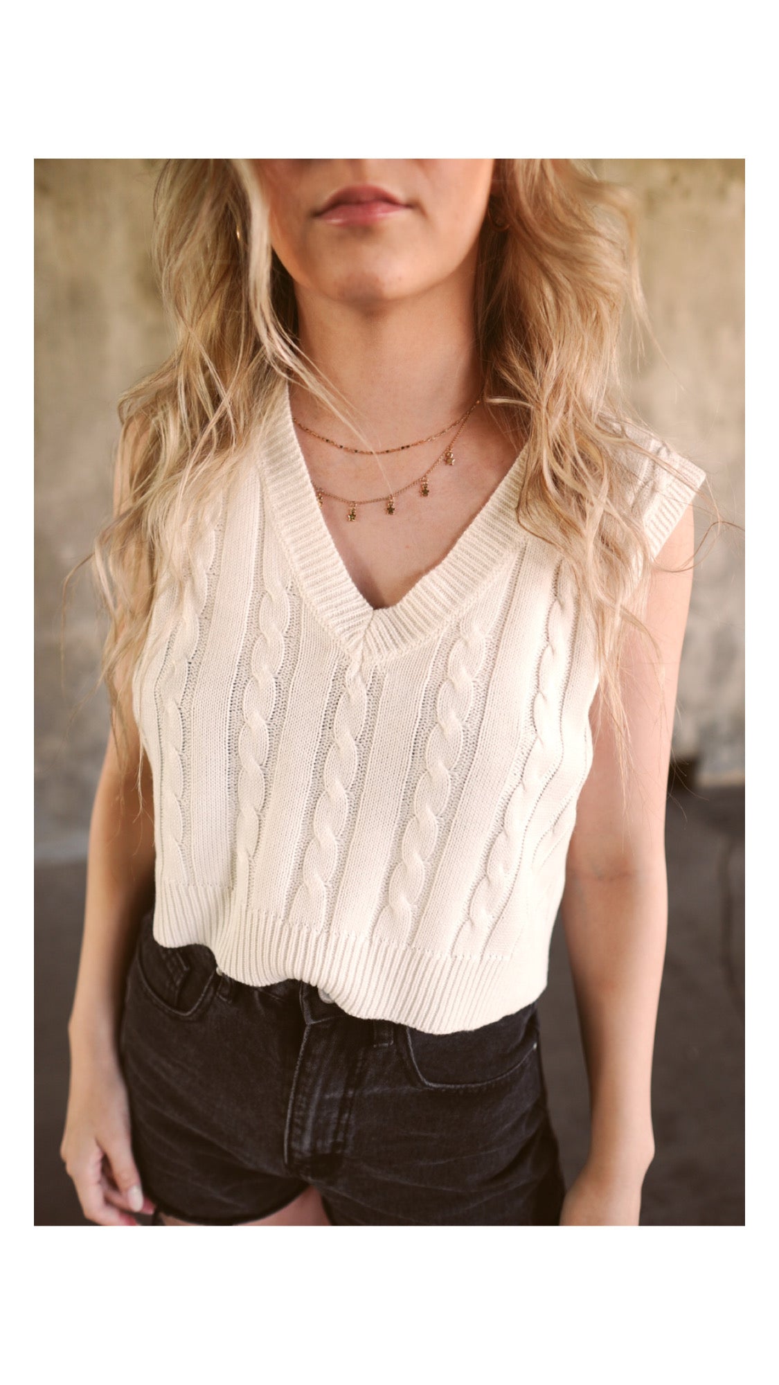 ‘Charlotte’ White Knit Vest