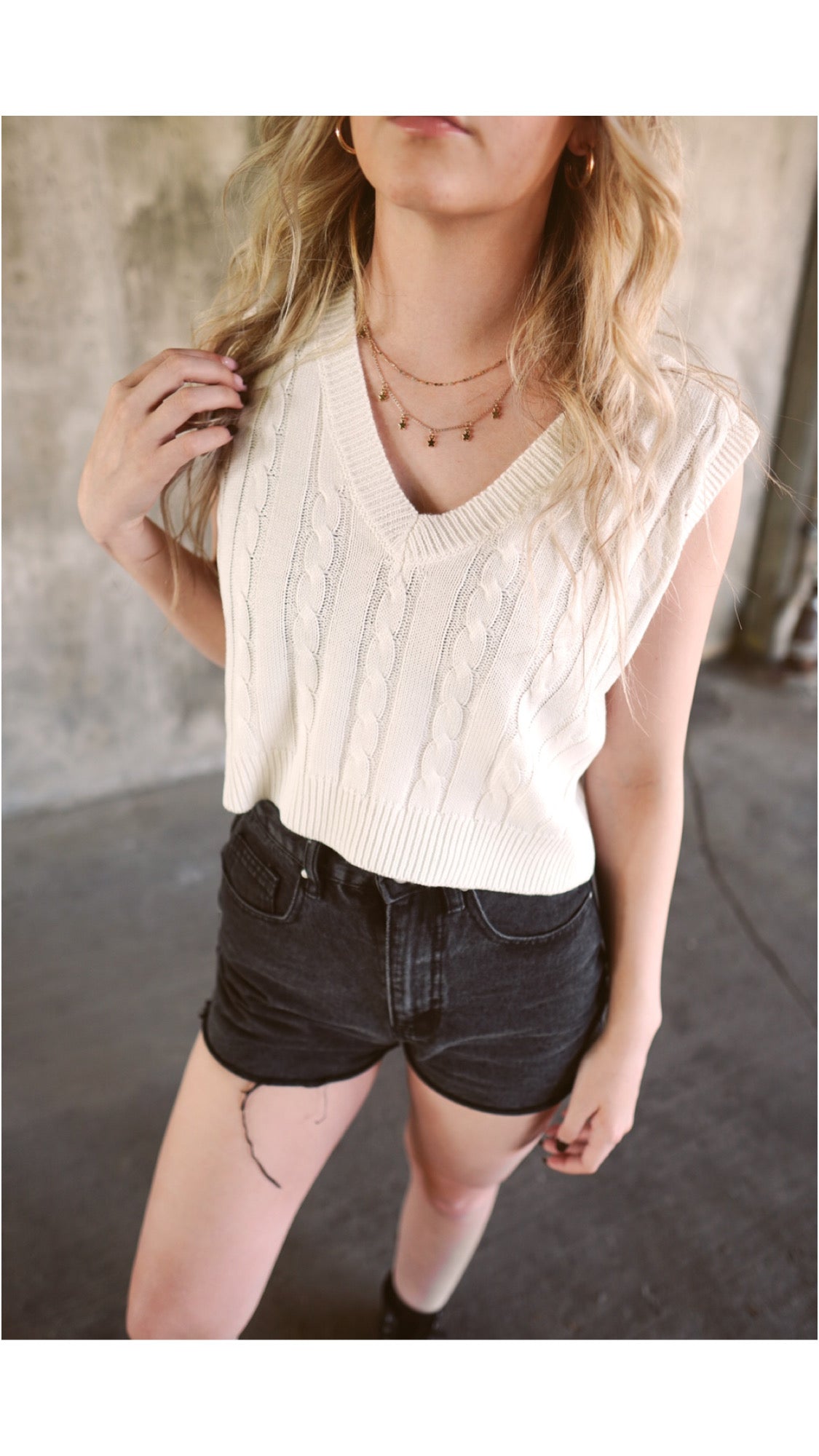 ‘Charlotte’ White Knit Vest